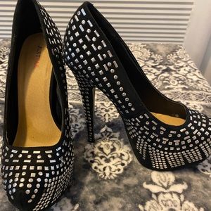 Just Fab Delphyne pumps